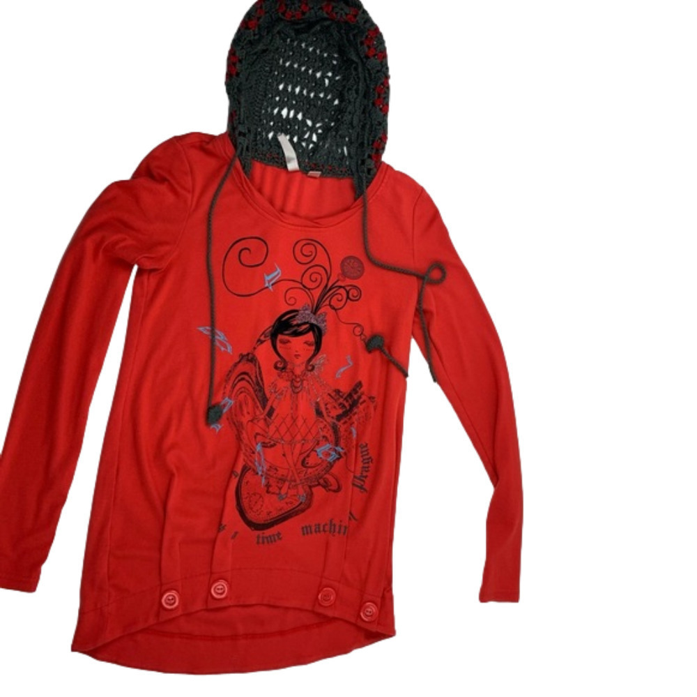 GOELIA Graphic Red Long Sleeved Top with Crocheted Hood size small